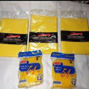YELLOW TABLECOVERS & PLASTIC UTENSILS-NEW-LOT